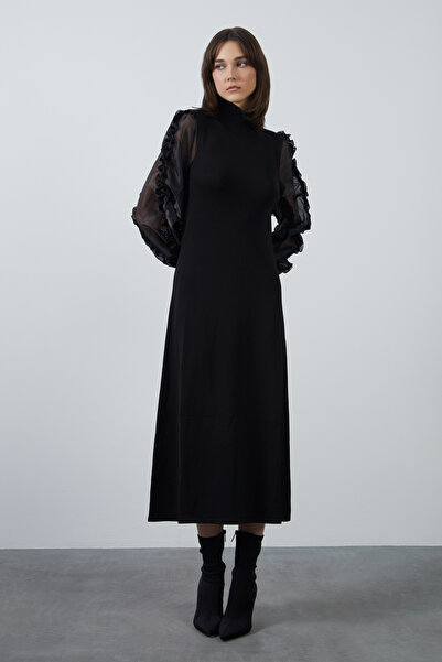 GİZİA Kolları Transparan Fırfır Detaylı Siyah Triko Elbise