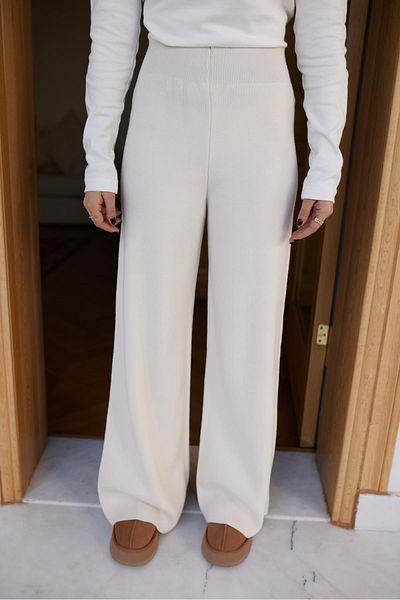 Askı Nişantaşı Pantaloni tricotați cu talie elastică crem