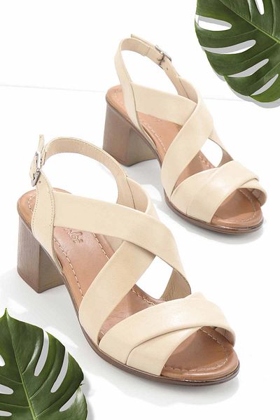 Bambi Beige Genuine Leather Women's Classic Heeled Shoes05906063503