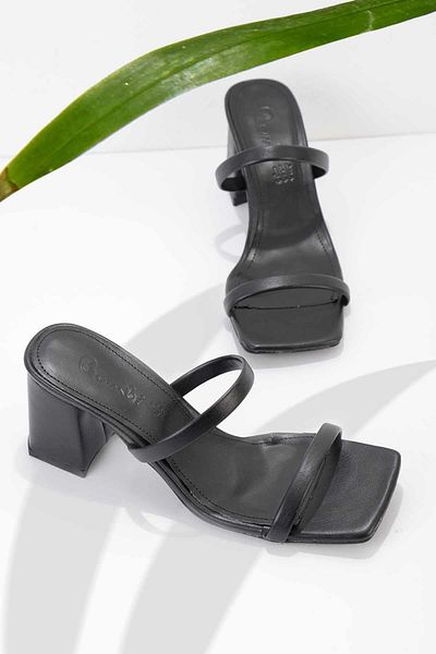 Bambi Women's Black Slippers K04503531109