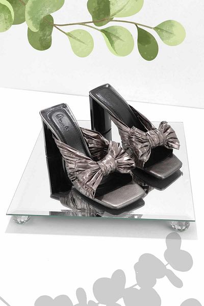Bambi Metallic Platinum Women's Slippers K04188130609