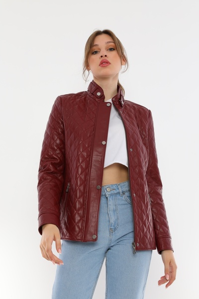 Basics&More سترة جلدية نسائية مبطنة باللون العنابي