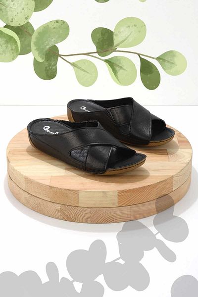 Bambi Black Genuine Leather Women's Slippers K04278333303