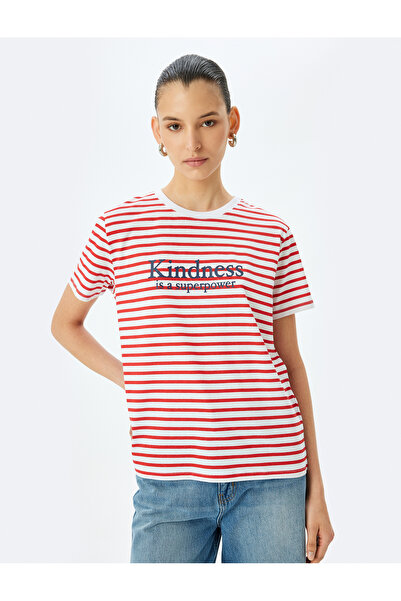 Kırmızı T-Shirt & Düz ve Çizgili T-Shirt Modelleri - Trendyol