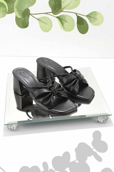 Bambi Women's Black Slippers K04233000209