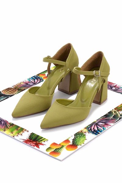 Bambi Klassische Damenschuhe mit Absatz aus grünem Stoff K 01231364004