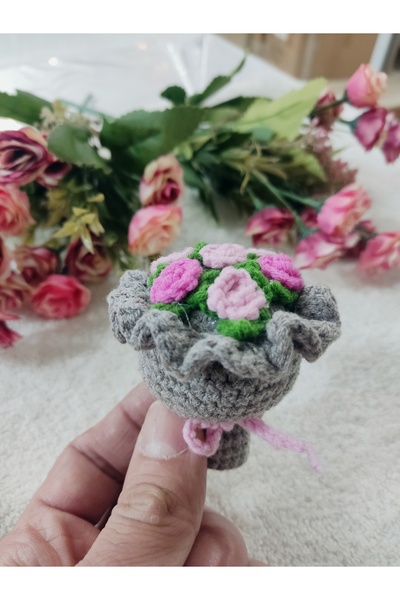 Engin TT Amigurumi Mini Buket Hediyelik Anahtarlık (1 Adet /6 -7 Cm)
