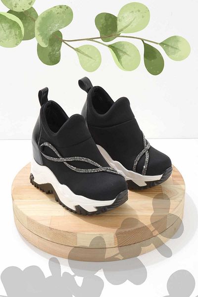 Bambi Schwarz-weißer Stretch-Damen-Sneaker K 01313002517