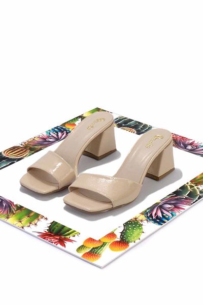 Bambi Nude Wrinkled Patent Leather Women's Slippers K04471133008