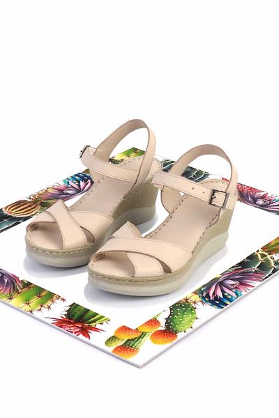 Bambi Beige Leather Women's Wedge Heeled Shoes K05281018403