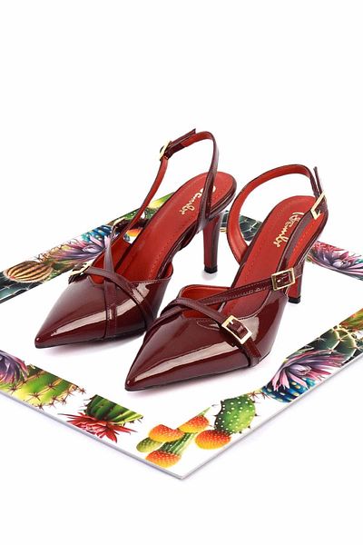 Bambi Klassische Damenschuhe mit Absatz aus bordeauxrotem Lackleder K 01455018408