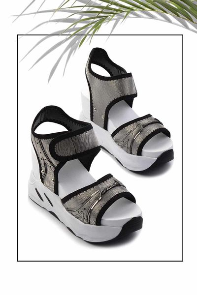 Bambi Platinum Colored Striped Women's Sandals - K05026200109