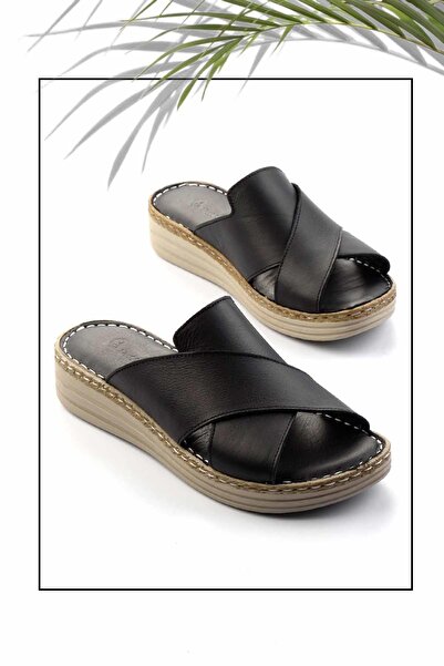 Bambi Siyah Leather Kadın Terlik K04281030203