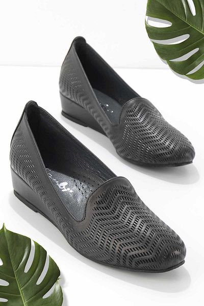 Bambi Schwarze Damenschuhe mit Keilabsatz aus echtem Leder K 01531180303