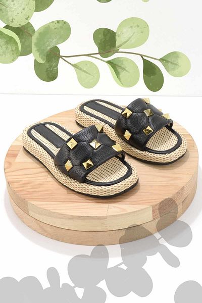 Bambi Women's Black Slippers K04868044409