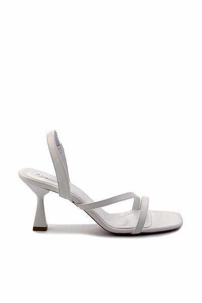 Bambi Weiße klassische Damenschuhe mit Absatz K 05397085309
