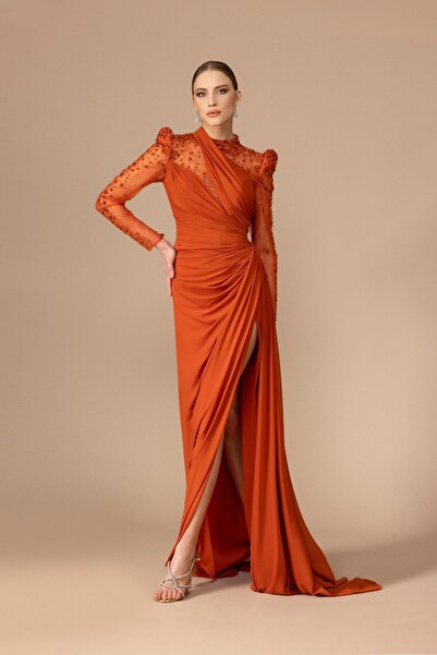 Hanımefendi Giyim Kapalı Kol Yırtmaçlı Uzun Elbise