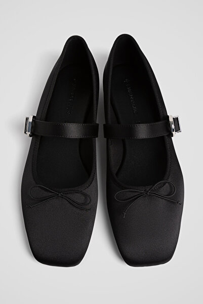 Stradivarius Fiyonklu saten babet