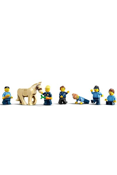 LEGO ® أكاديمية تدريب شرطة المدينة 60372 - مجموعة بناء للأطفال من سن 6 سنوات فما فوق (823 قطعة).