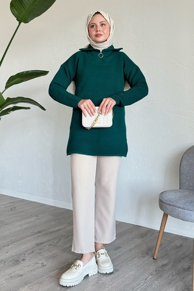 InStyle Πλεκτό πουλόβερ σμαραγδί πράσινο με λεπτό ραβδωτό λαιμό