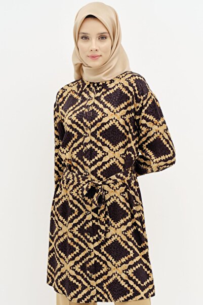Tuğba Kuşaklı Yırtmaç Detaylı Desenli Tunik - Taba