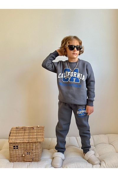 MODEL Comfortable Suit for Kids