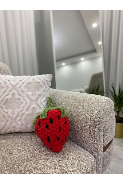 Home Elegant and Modern Strawberry Pillow - Modern Strawberry Shaped Decorative Pillow / Soft and Trendy Design