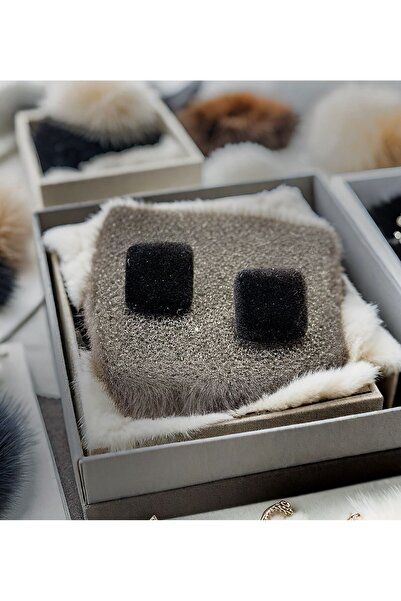 MR Mini kare kadife küpe