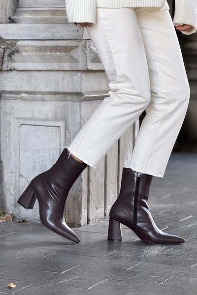 NİŞANTAŞI SHOES Dustin Brown Matte Zipper Detail Pointed Toe Damen-Stiefel mit Absatz