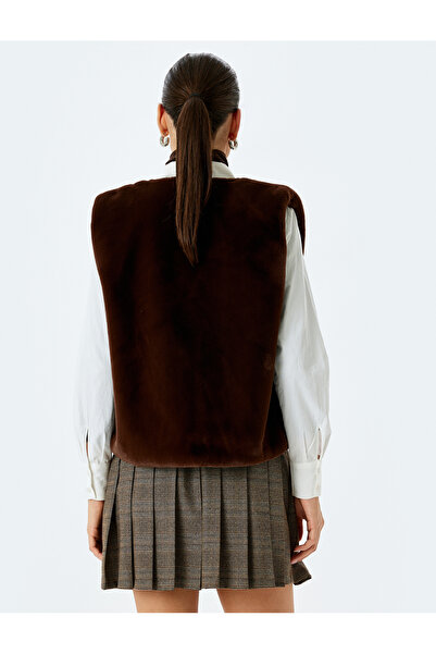 Koton Yuvarlak Yaka Suni Kürk Crop Yelek