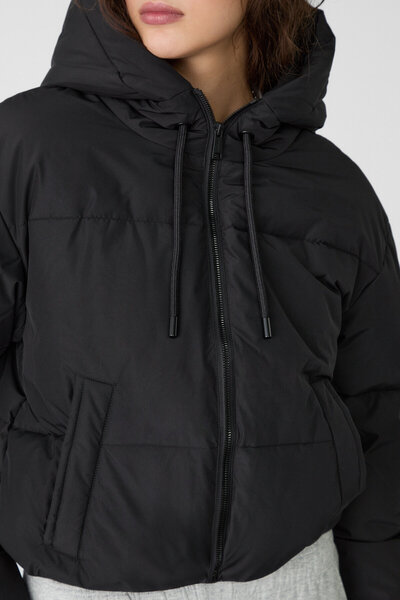 Stradivarius Kapüşonlu oversize şişme mont