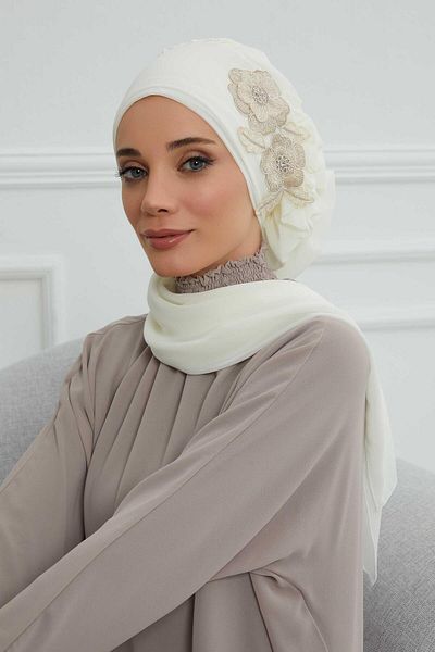 Aisha's Design عمامة شيفون جاهزة - كشكشة جانبية وإكسسوارات زهور، HT-102، HT-102