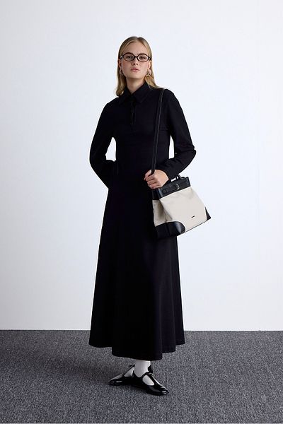 Manuka Schwarzes Premium-Strickkragenkleid