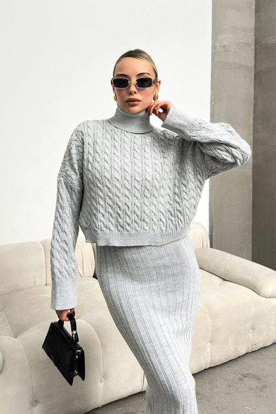 bacc Gray Knitted Motif Crop Sweater and Knitwear Dress Set - High-Rise BC231004