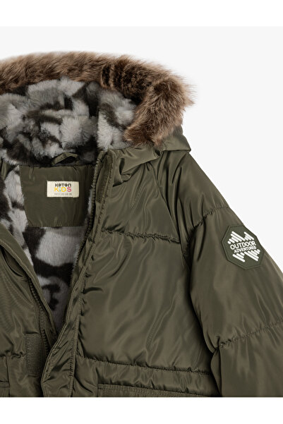 Koton Φουσκωτό παλτό με κουκούλα - Τεχνητή γούνα και λεπτομέρεια αέρα