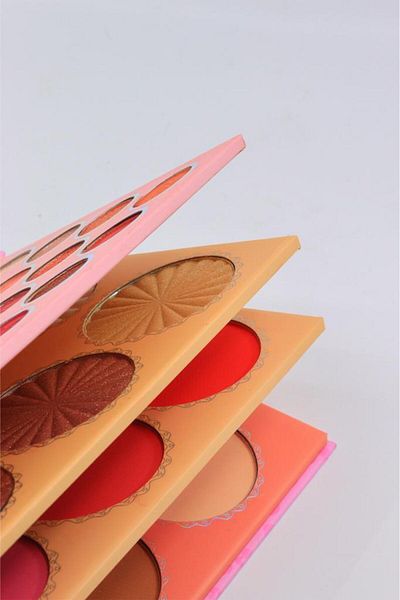 MT 4 in 1 Blush, Illuminator, Contour and Headlight Palette