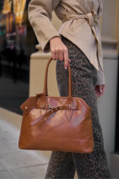 Madamra Barna női öv részletes retro kézitáska