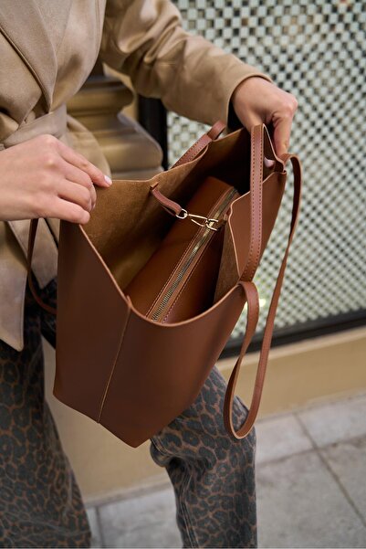 Madamra Tan Women's Buckle Tote Bag