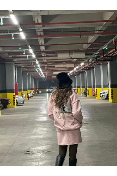 INVR Kuzu Peluş Kadın At Nakışlı Ceket