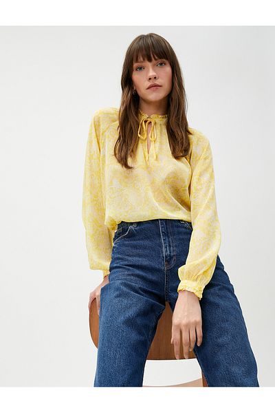 Koton Geblümte Bluse mit langen Ärmeln und Kragendetail