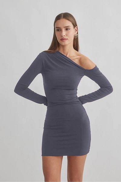 World Fashion Trends Rochie nisipoasă elastică, cu un singur umăr și adunată