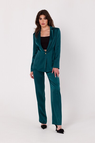 Makover Women's blazer fastened with a single button