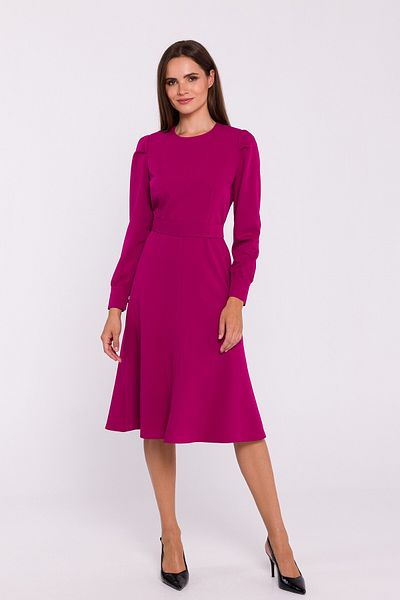 Stylove A dress with long sleeves and a waist belt