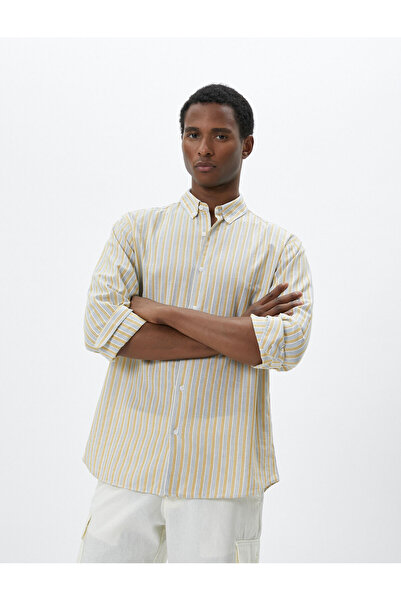 Koton Klassisches Hemd mit Manschettenkragen und geknöpften langen Ärmeln