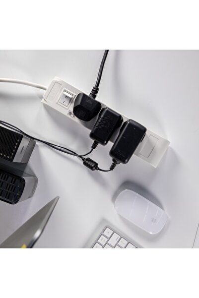 Home Best 2860W 3-Plug Compact Indoor Multiple Cord Extension Set 5m