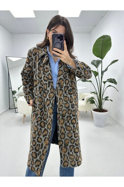 Zübeyde Sayın معطف بطبعة جلد الفهد