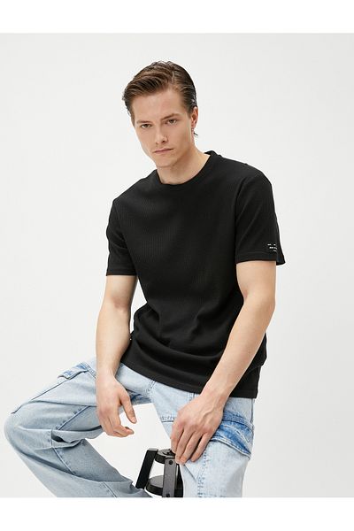 Koton Tricou de bază texturat cu mânecă scurtă cu decolteu