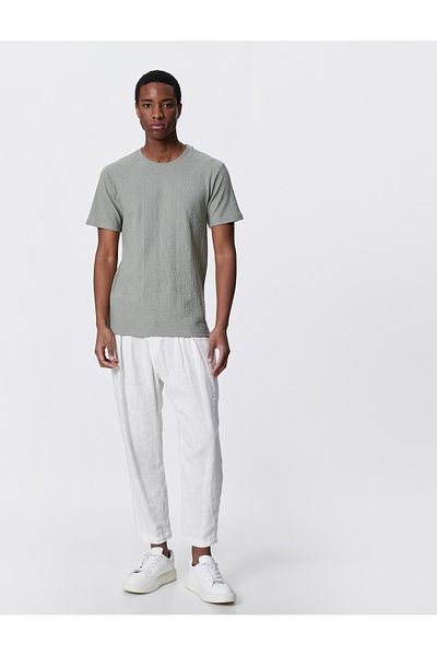 Koton Βασικό T-Shirt με υφή Crew Neck Slim Fit Cotton