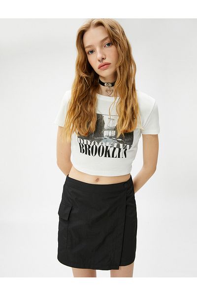 Koton Crop T-Shirt με εμπριμέ λαιμόκοψη με κοντό μανίκι βαμβακερό