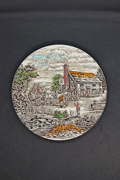 ABBETC Wood & Sons Post House Vintage Cake Plate 20 cm